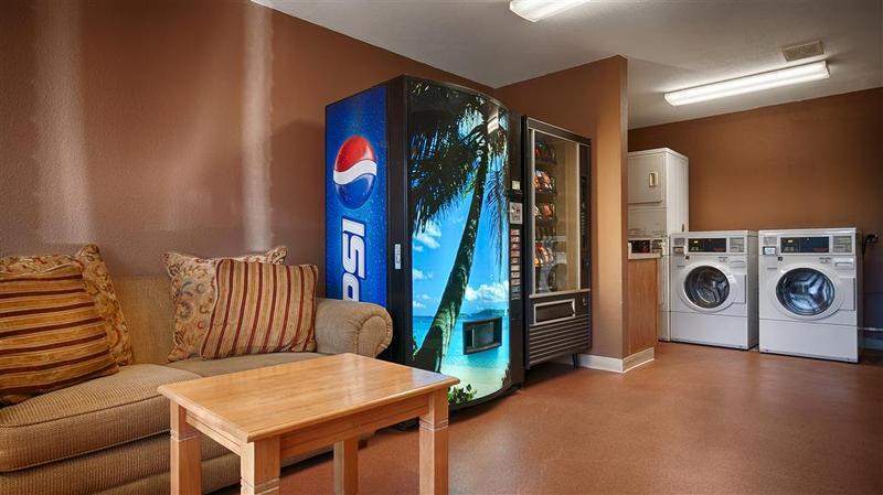 Quality Inn & Suites Phoenix Nw - Sun City Youngtown Zewnętrze zdjęcie