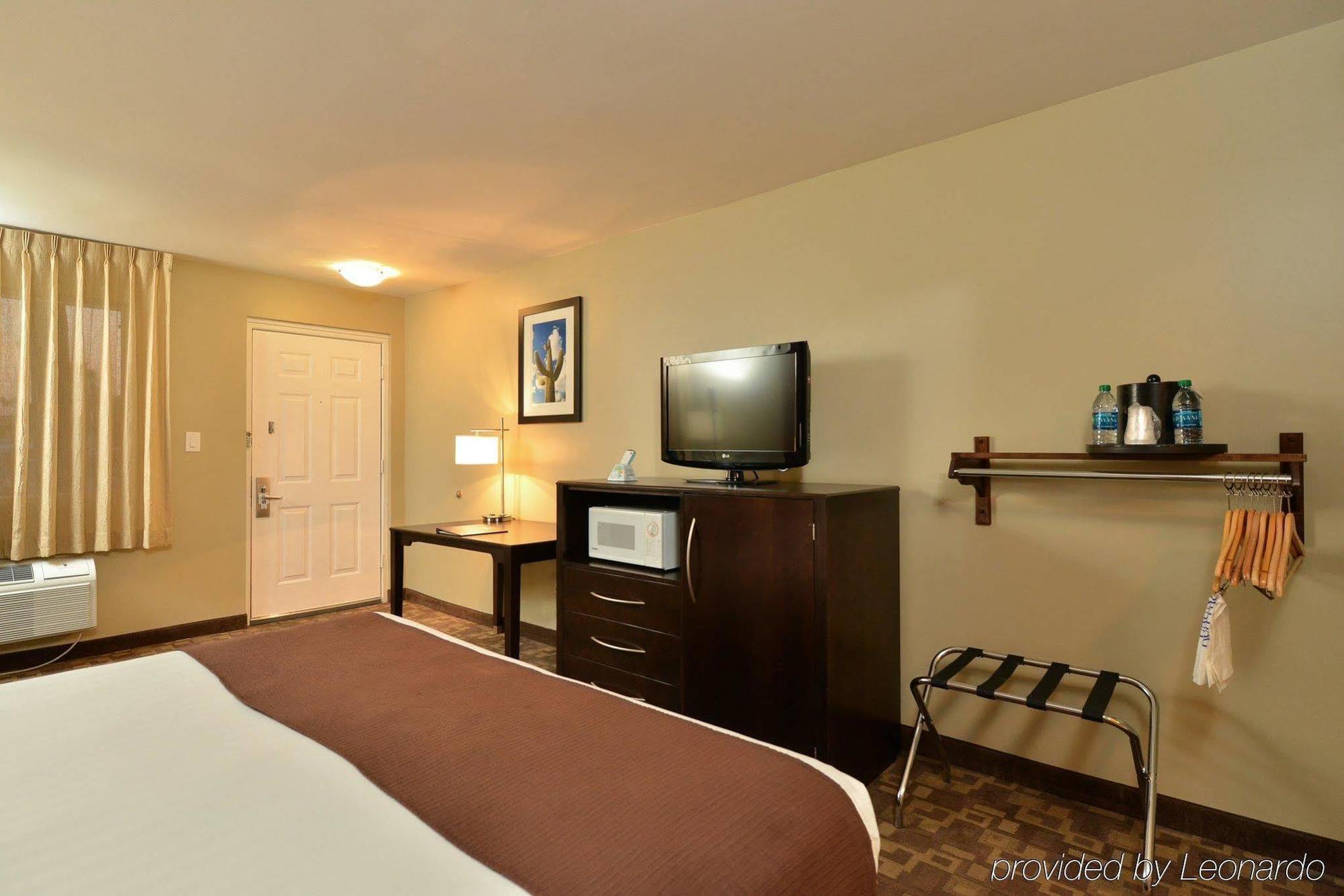 Quality Inn & Suites Phoenix Nw - Sun City Youngtown Zewnętrze zdjęcie