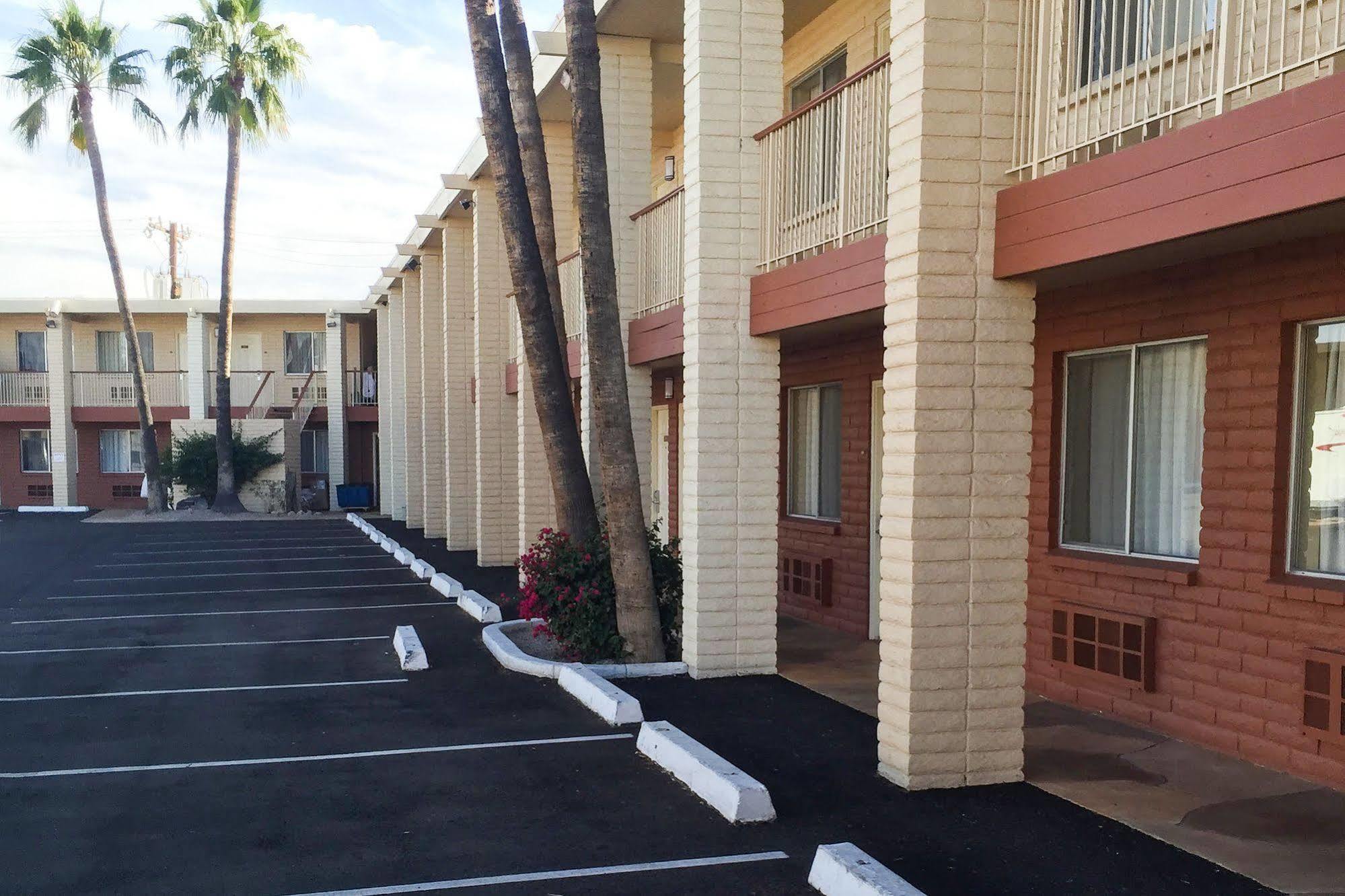 Quality Inn & Suites Phoenix Nw - Sun City Youngtown Zewnętrze zdjęcie
