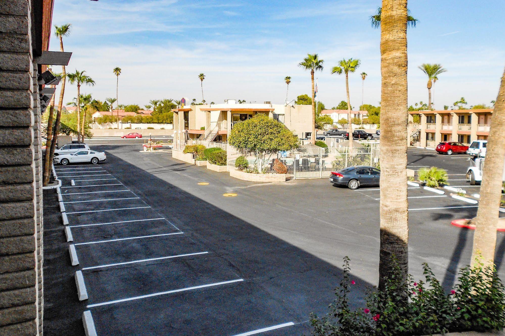 Quality Inn & Suites Phoenix Nw - Sun City Youngtown Zewnętrze zdjęcie