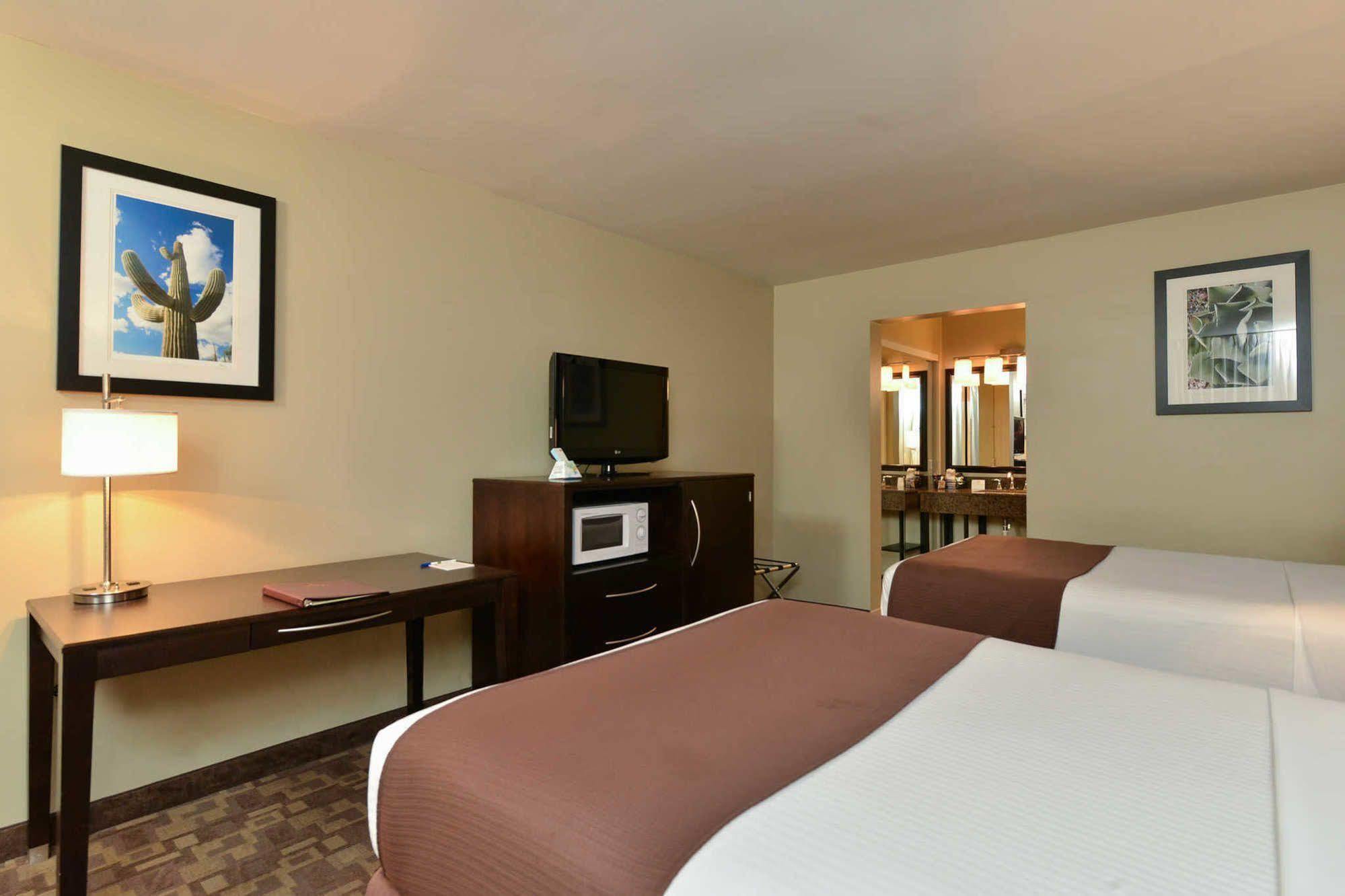Quality Inn & Suites Phoenix Nw - Sun City Youngtown Zewnętrze zdjęcie