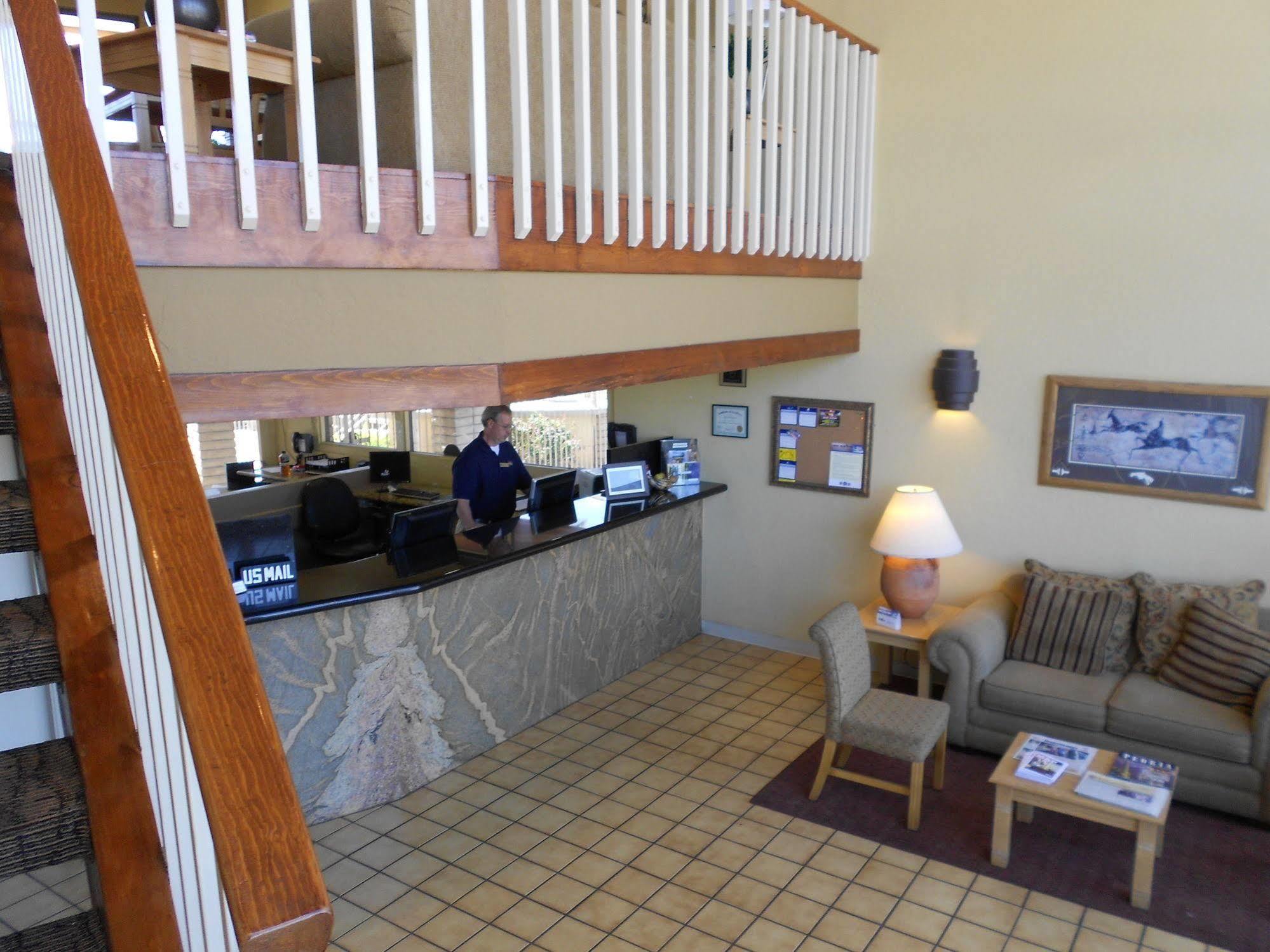 Quality Inn & Suites Phoenix Nw - Sun City Youngtown Zewnętrze zdjęcie