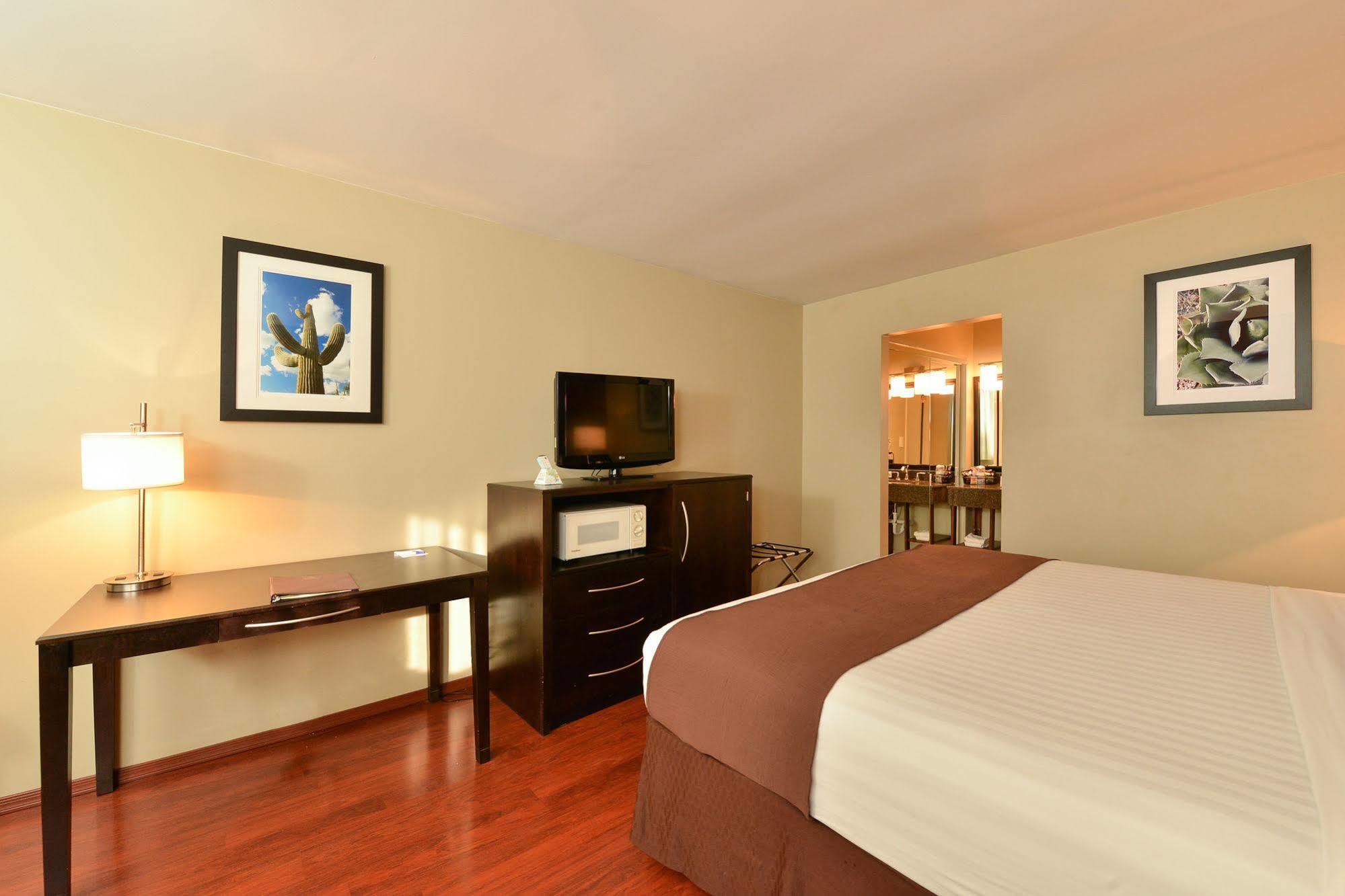 Quality Inn & Suites Phoenix Nw - Sun City Youngtown Zewnętrze zdjęcie