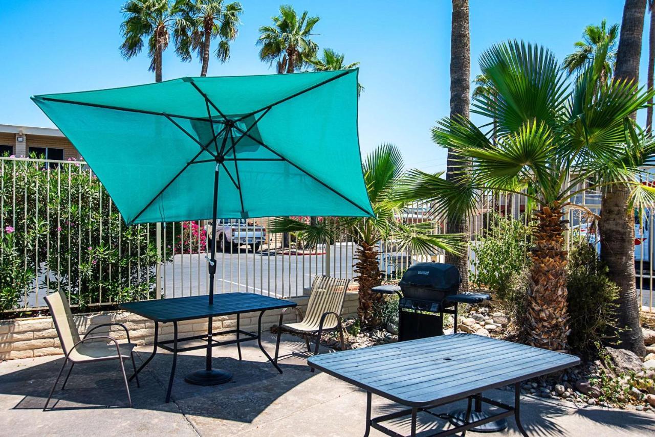Quality Inn & Suites Phoenix Nw - Sun City Youngtown Zewnętrze zdjęcie
