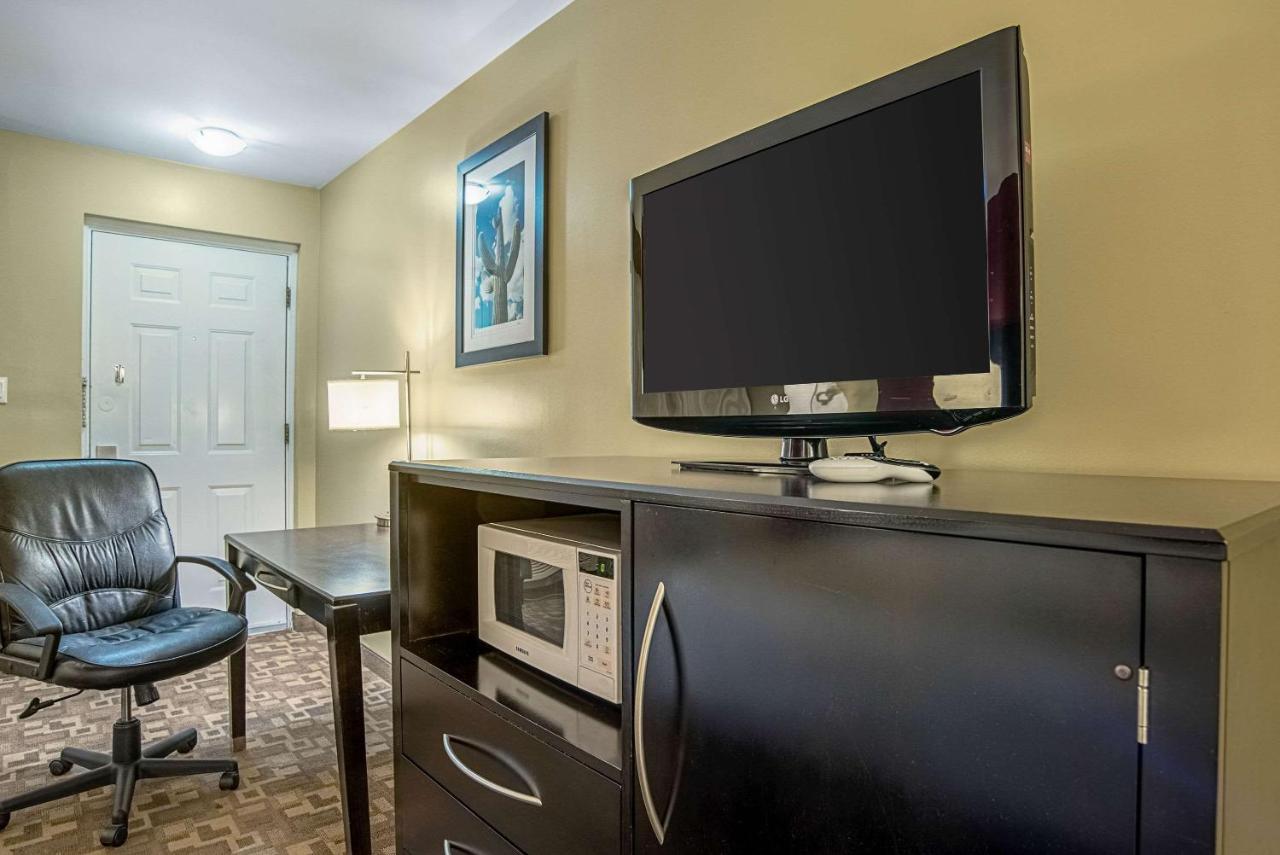 Quality Inn & Suites Phoenix Nw - Sun City Youngtown Zewnętrze zdjęcie