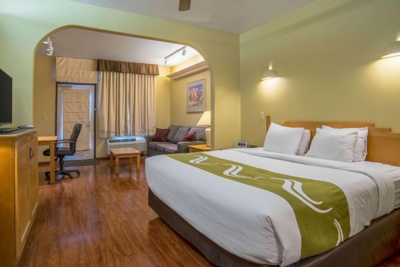 Quality Inn & Suites Phoenix Nw - Sun City Youngtown Zewnętrze zdjęcie