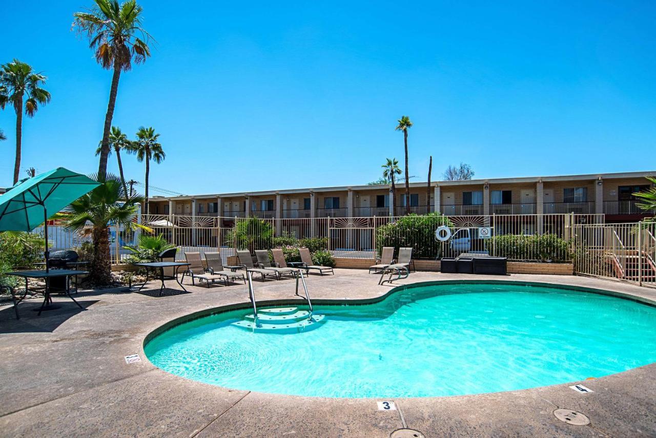 Quality Inn & Suites Phoenix Nw - Sun City Youngtown Zewnętrze zdjęcie