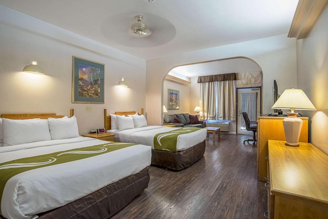 Quality Inn & Suites Phoenix Nw - Sun City Youngtown Zewnętrze zdjęcie